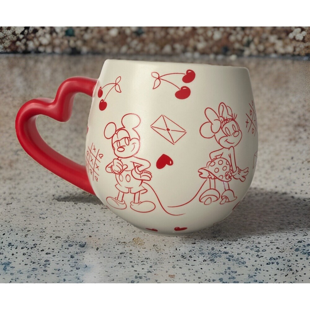Brand New In Box Disney Minnie & Mickey XOXO Mug Only Took Out 4 Pics